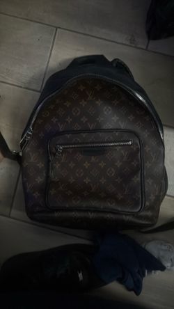Louie Vuitton back pack great condition authentic