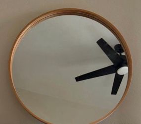 Round mirror