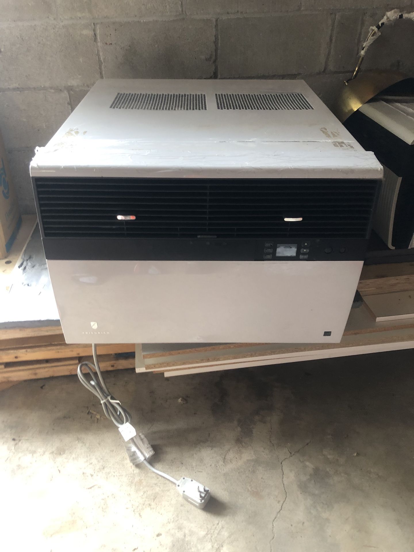 Wall AC