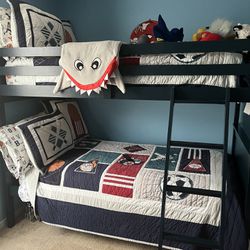 Gently Used Bed And Bedding 