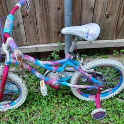 Girls bike . BICICLETA de nina