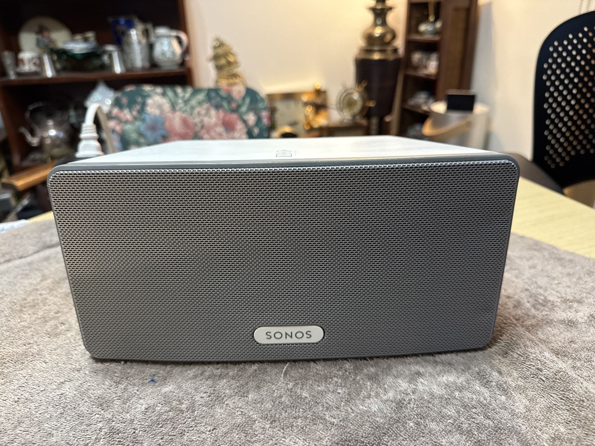 White Sonos Play:3 1st Generation Wireless WiFi Speaker.