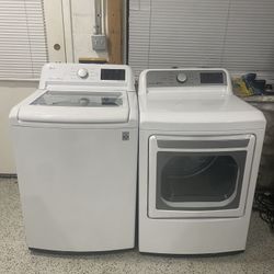 LG. WASHER. AND. DRYER. SET. 