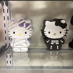Hello Kitty Halloween Decor