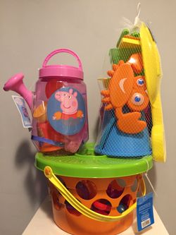 $20 for 3 large sand buckets toys brand new and pick up Gahanna