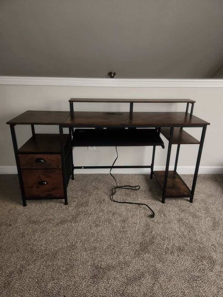 COMPUTER TABLE