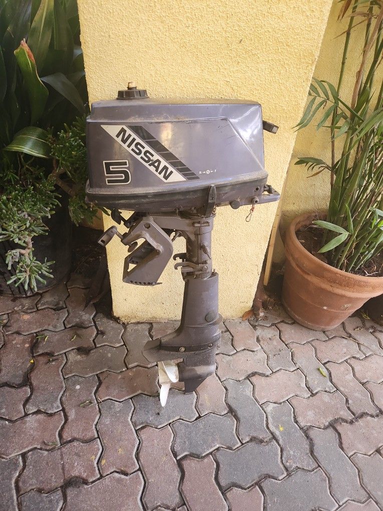NISSAN 5HP 2-STROKE OUTBOARD MOTOR
