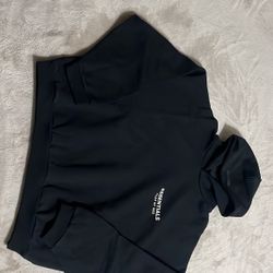 BLACK ESSENTIAL HOODIE