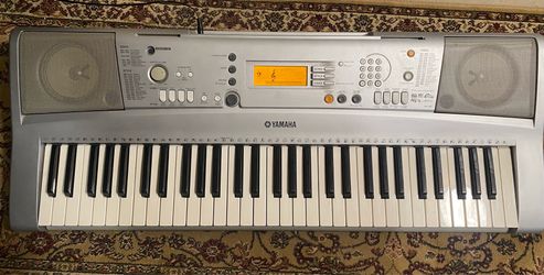 Yamaha YPT-300 Keyboard w/Power Adapter