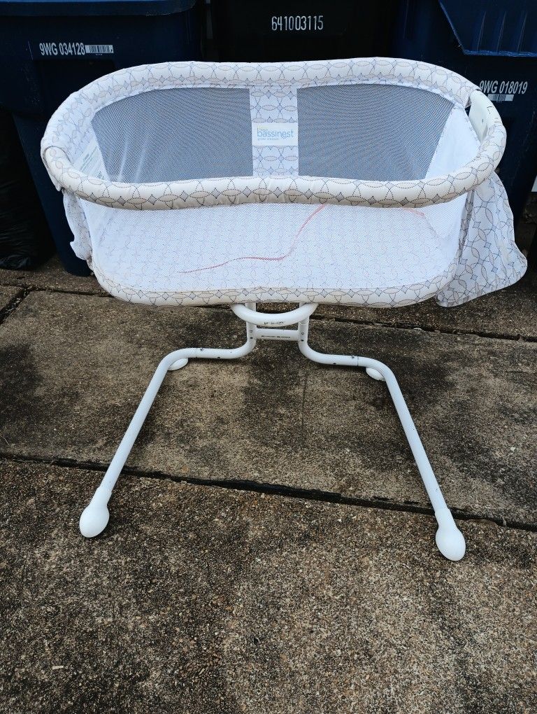 Baby crib 