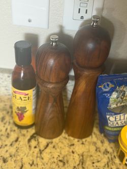 Handmade Premium wood Salt & Pepper Shaker