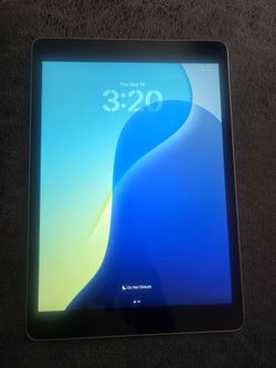 Apple iPad Tablet Space GrayApple iPad 9th Gen 10.2” 64GB WiFi – Silver – Great Condition