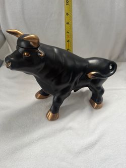 Black & Gold Ceramic Bull Decanter with Removable Horned Stopper