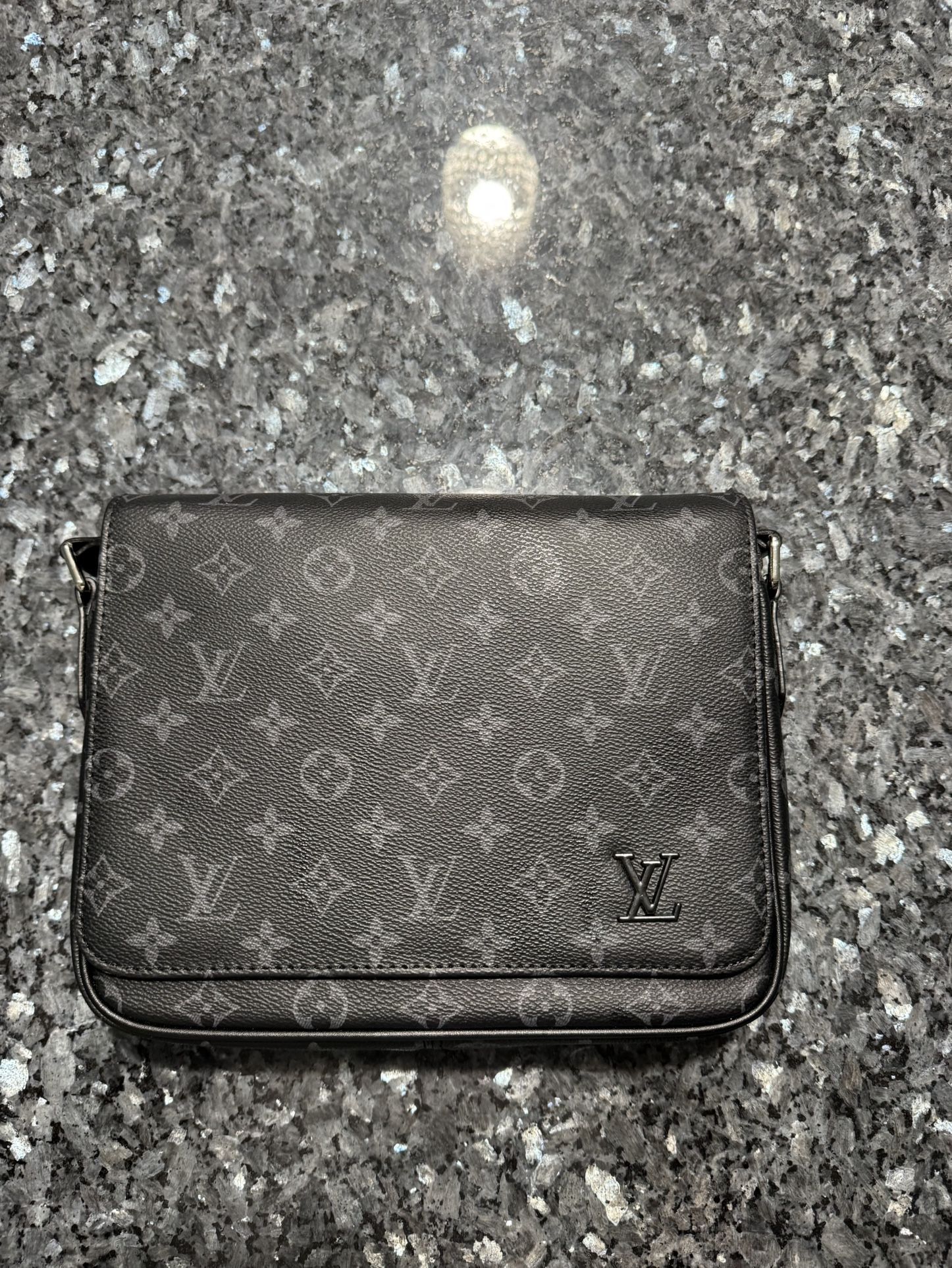 LV Messenger Bag Authentic