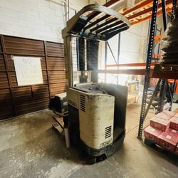 Crown SP3020-30 Series Fork Truck/Forklift