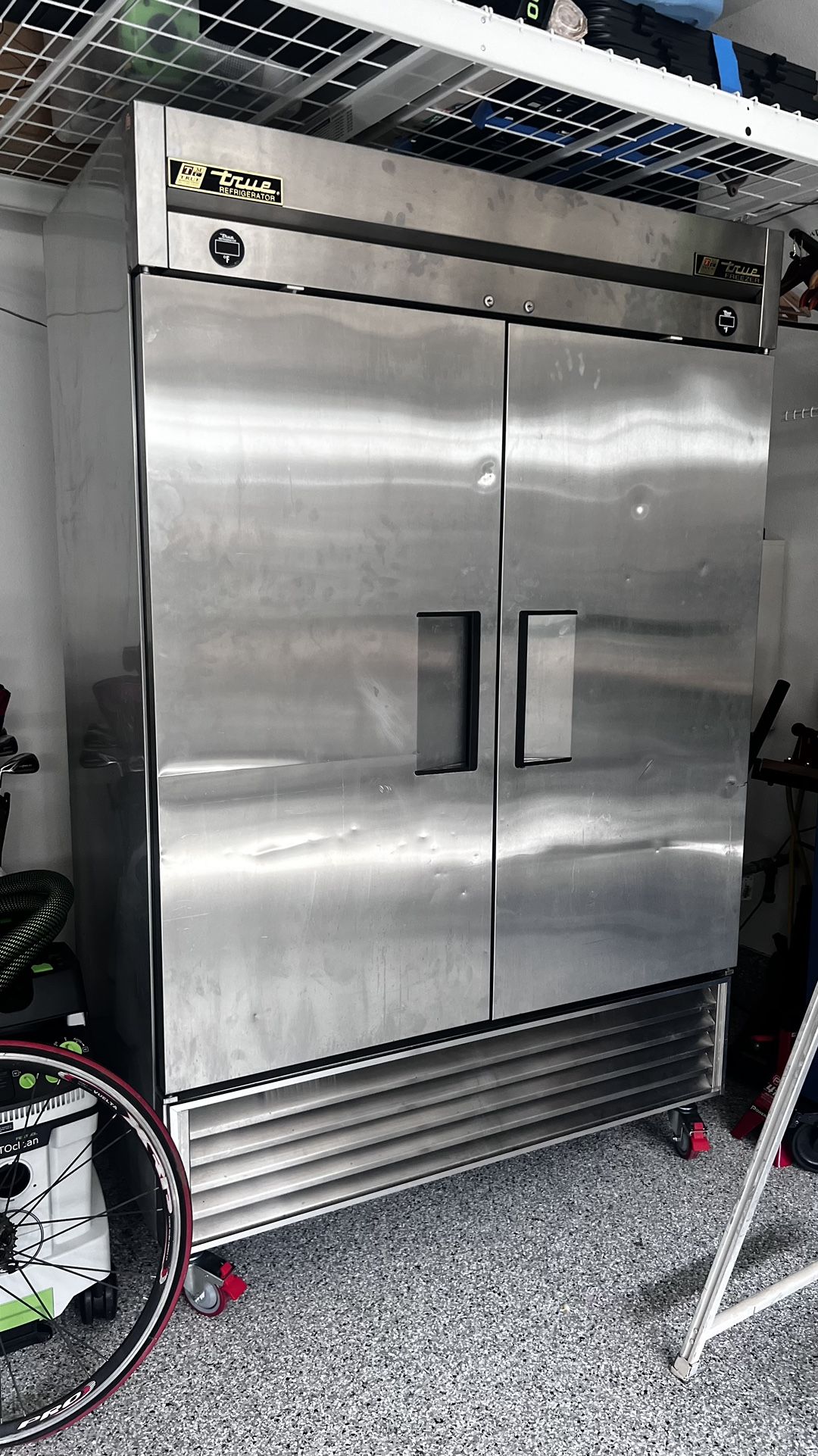 True Half Freezer Half Refrigerator side by size commercial unit ( original price $10,000)