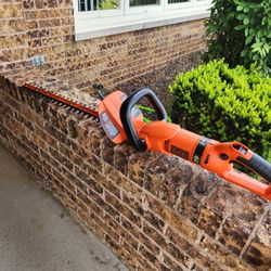 Black And Decker Hedge Trimmer 