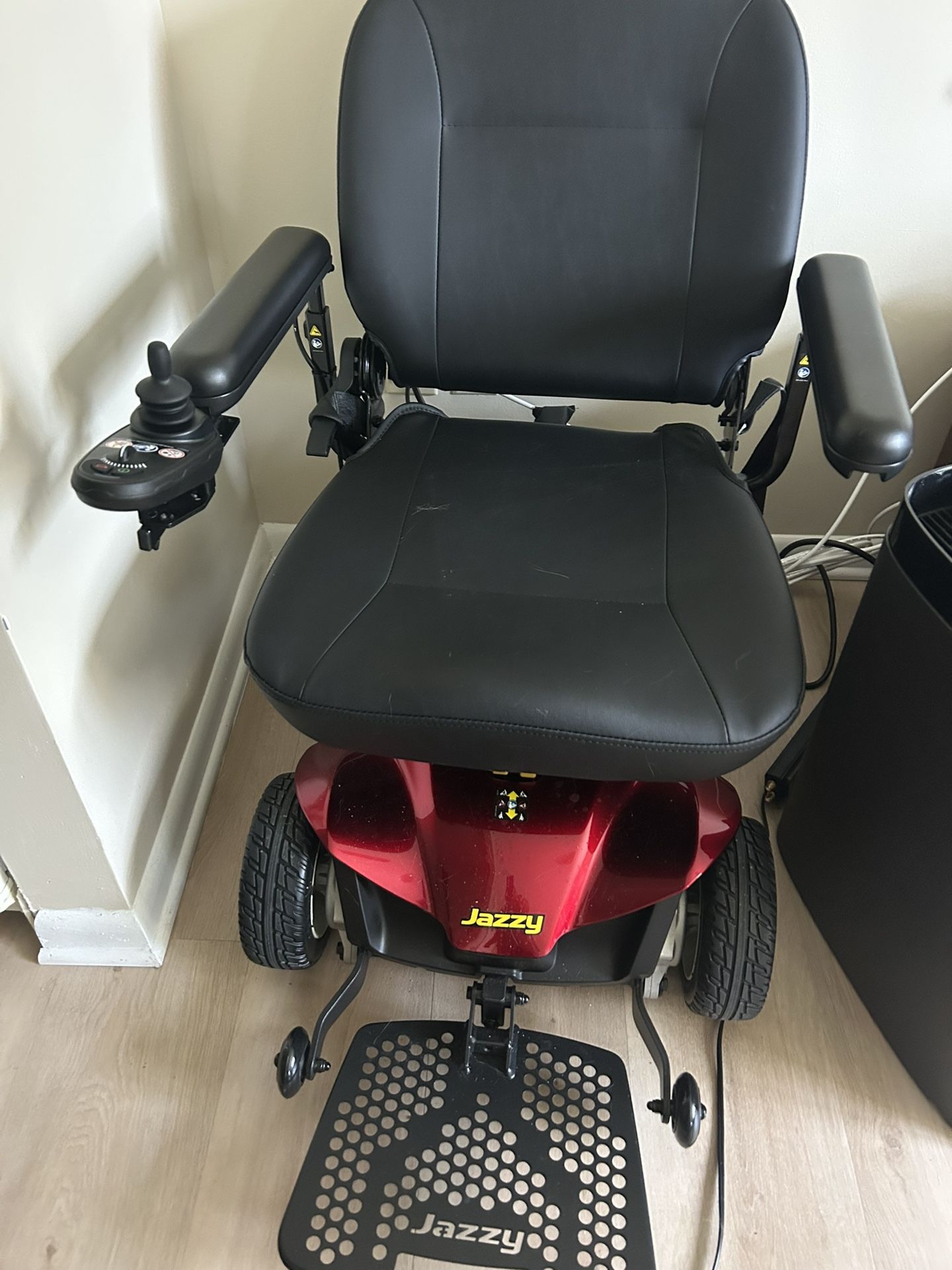 Jazzy Elite 2S-C Motorized Wheelchair