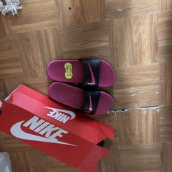 Nike Girl Slides Size 2y