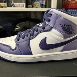 Air Jordan 1 Mid Size 7.5 Men