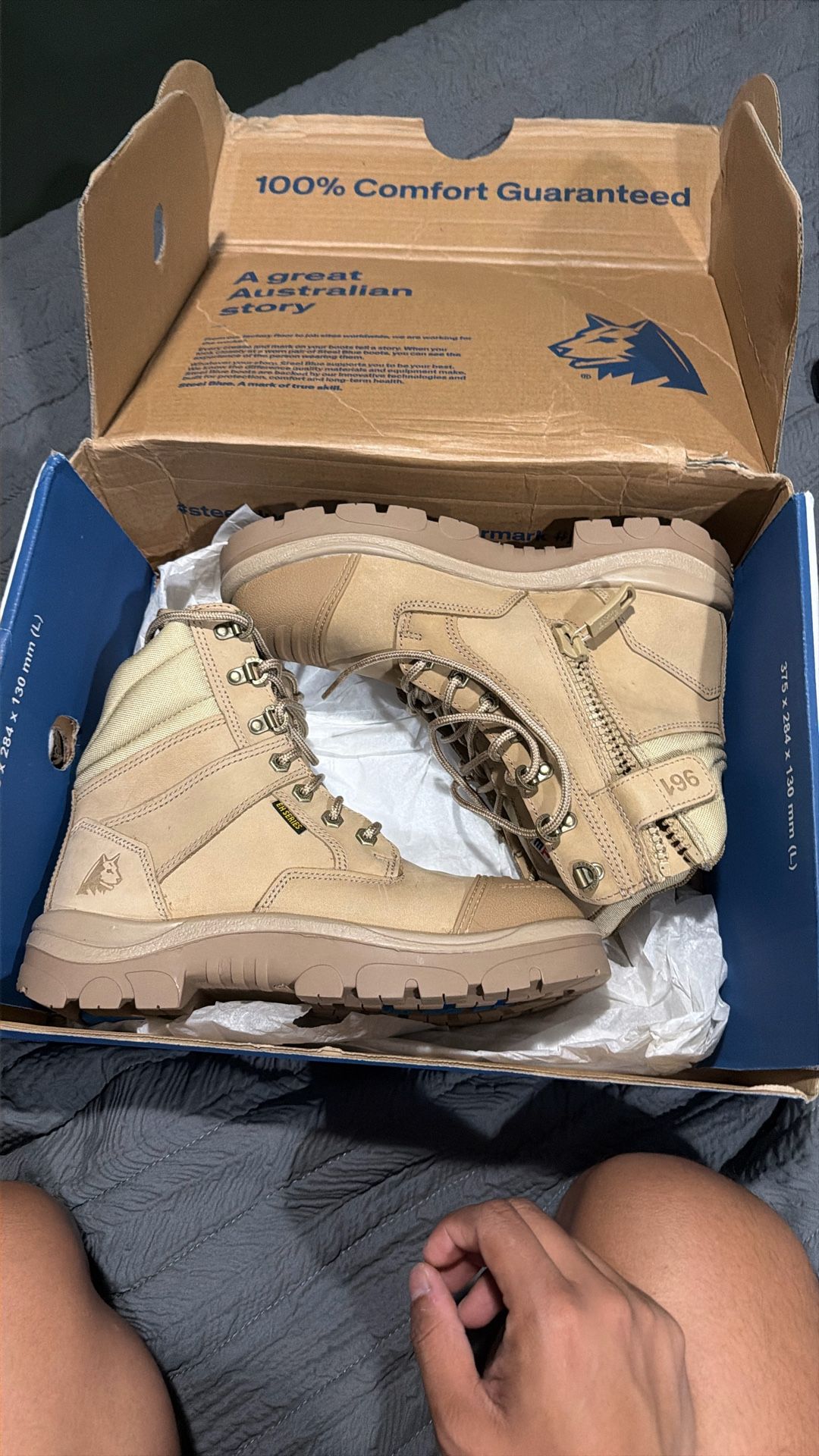 New Steel Blue size 9 work boots