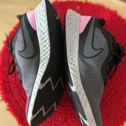 Nike Tenis Shoes 