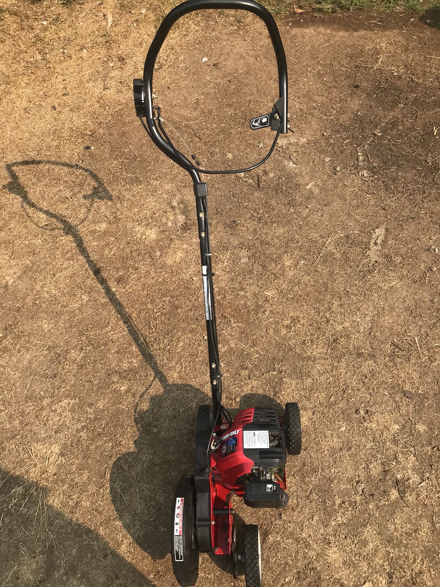Troy Bilt TB515 EC 29 cc 4 Cycle 9 in Gas Lawn Edger for Sale in Vancouver WA OfferUp