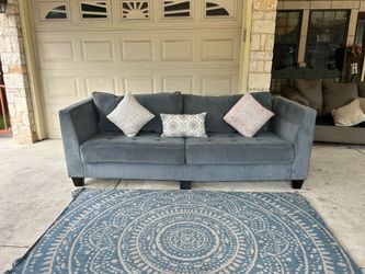 Free Delivery 🚚 Blue Couch/ Sillon Azul