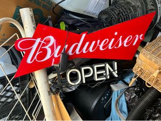 Budweiser Open Beer Light Up Sign