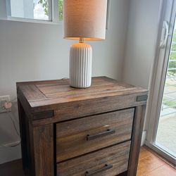 2 Night Stands with Lamps