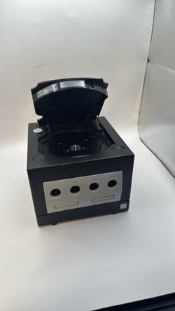 GAMECUBE WITH GDEMU WITH 45 GAMES INSTALLED AND CAN ADD MORE