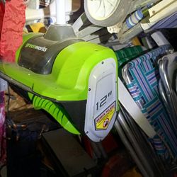 12" Corded Electric Snow Shovel .. Likenew Excellent Working Condition!