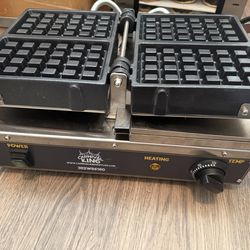 Waffle maker