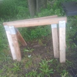2 Sawhorses