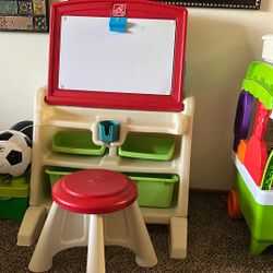 Step2 Flip & Doodle Toddler Easel