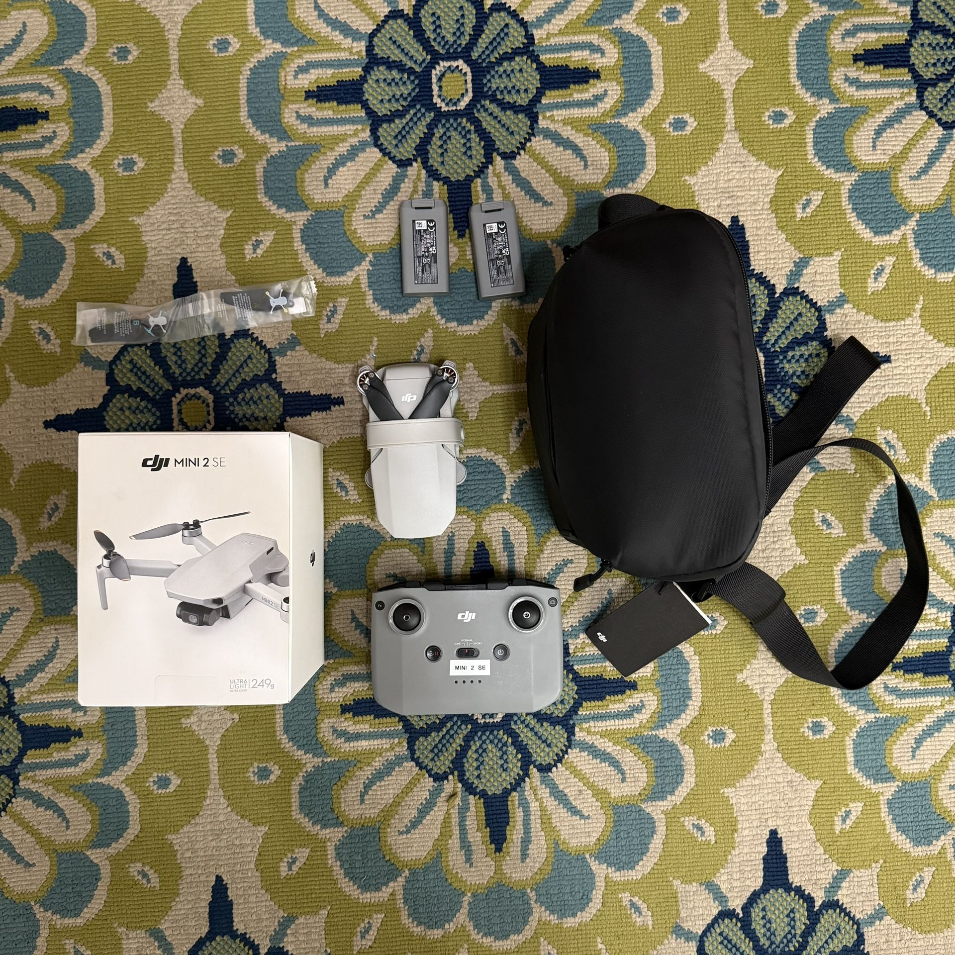 DJI mini 2 SE Fly More Combo & Carrying Case