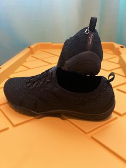 Skechers relaxed fit 8.5