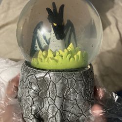 Disney Villains Maleficent Dragon  Snow Globe