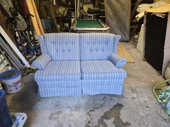 FREE DELIVERY ❗️❗️Blue White Striped Loveseat Couch