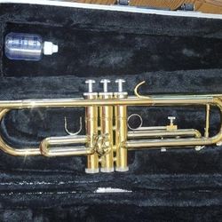 Giardinelli GTR-300 student Bb trumpet