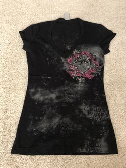 T-shirt size small in juniors