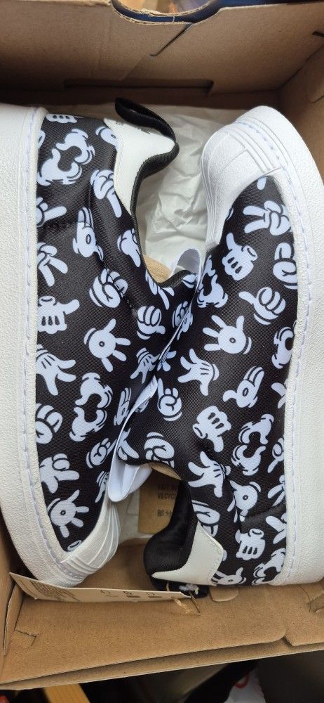 New Boys Mickèy Mouse Adidas Shoes Size 3