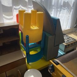 Kids Table , Chairs & Cushion