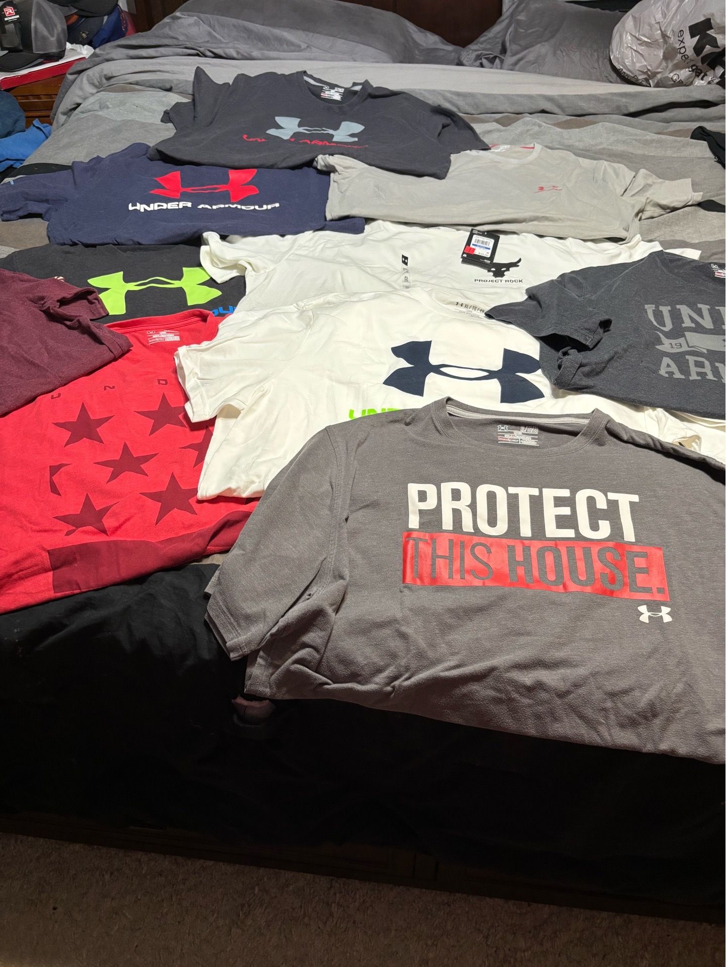 Mens size XL Under Armour shirt lot