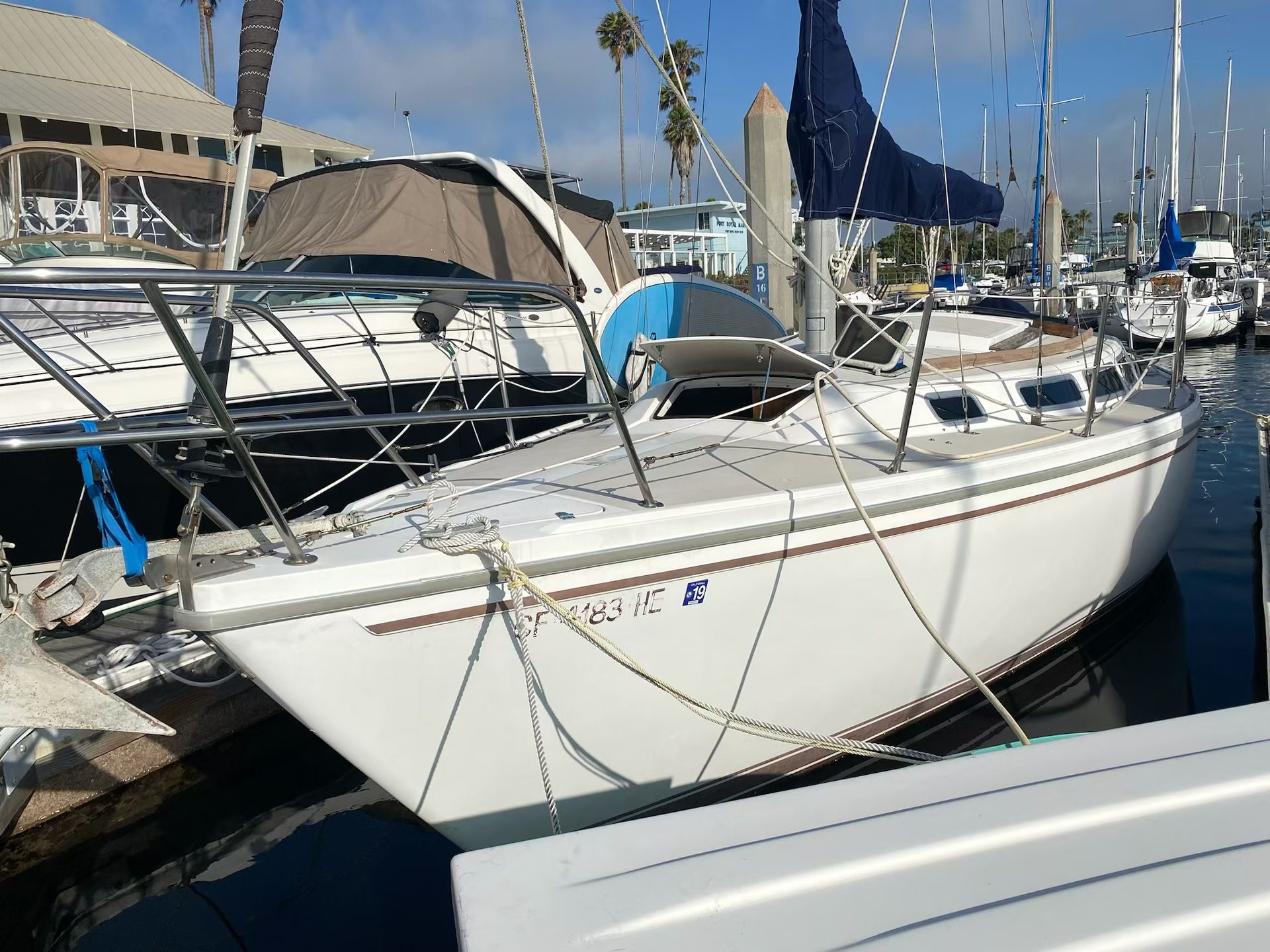 30 ‘ Catalina Sailboat 