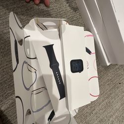 Apple Watch Series SE 3 44mm Celluler Brand New