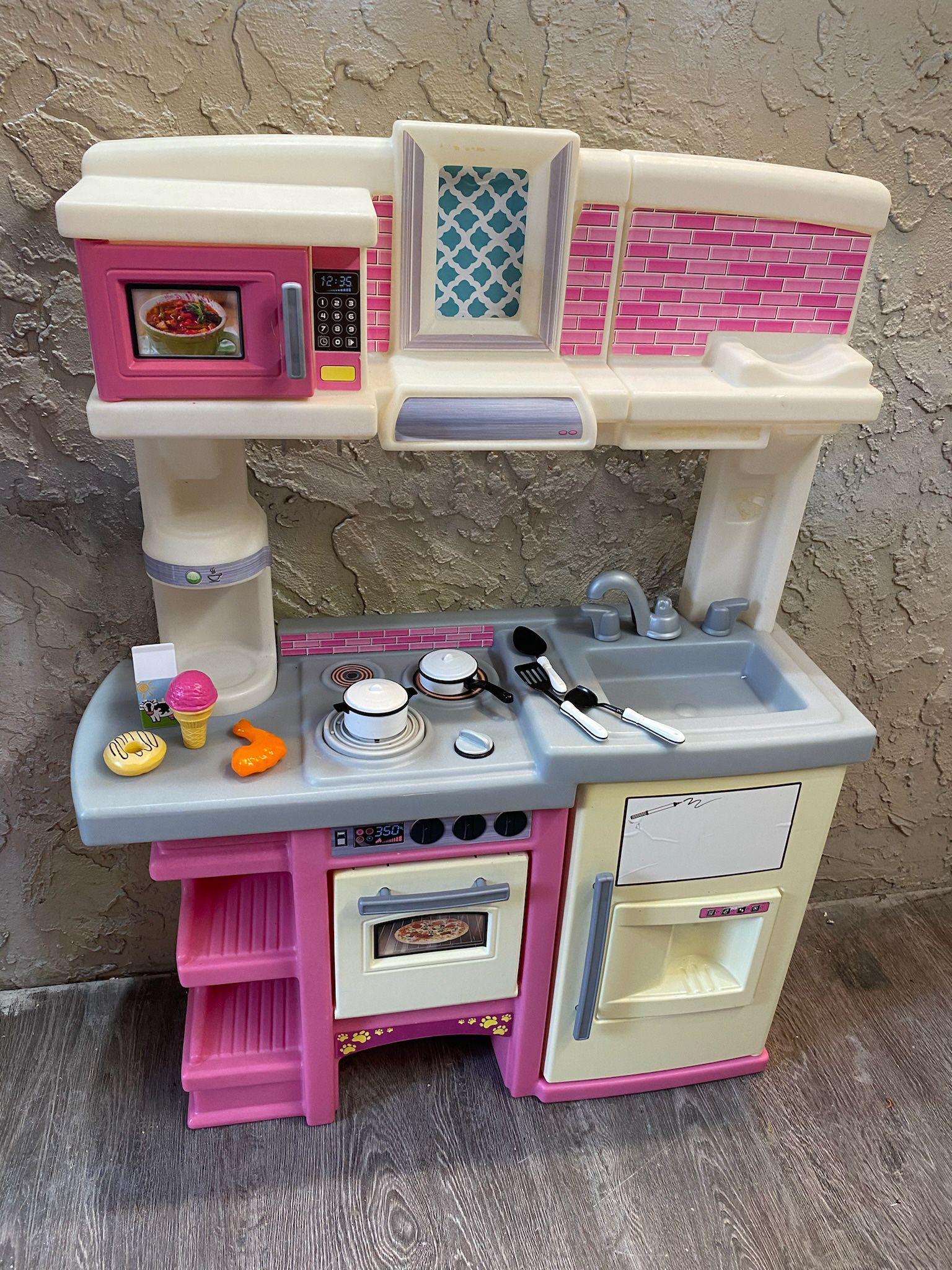 Step 2 Toddler Play Kitchen with Accessories - Local Delivery for a Fee - See My Items