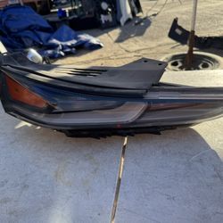 Hyundai Santa Fe Right Headlight Oem