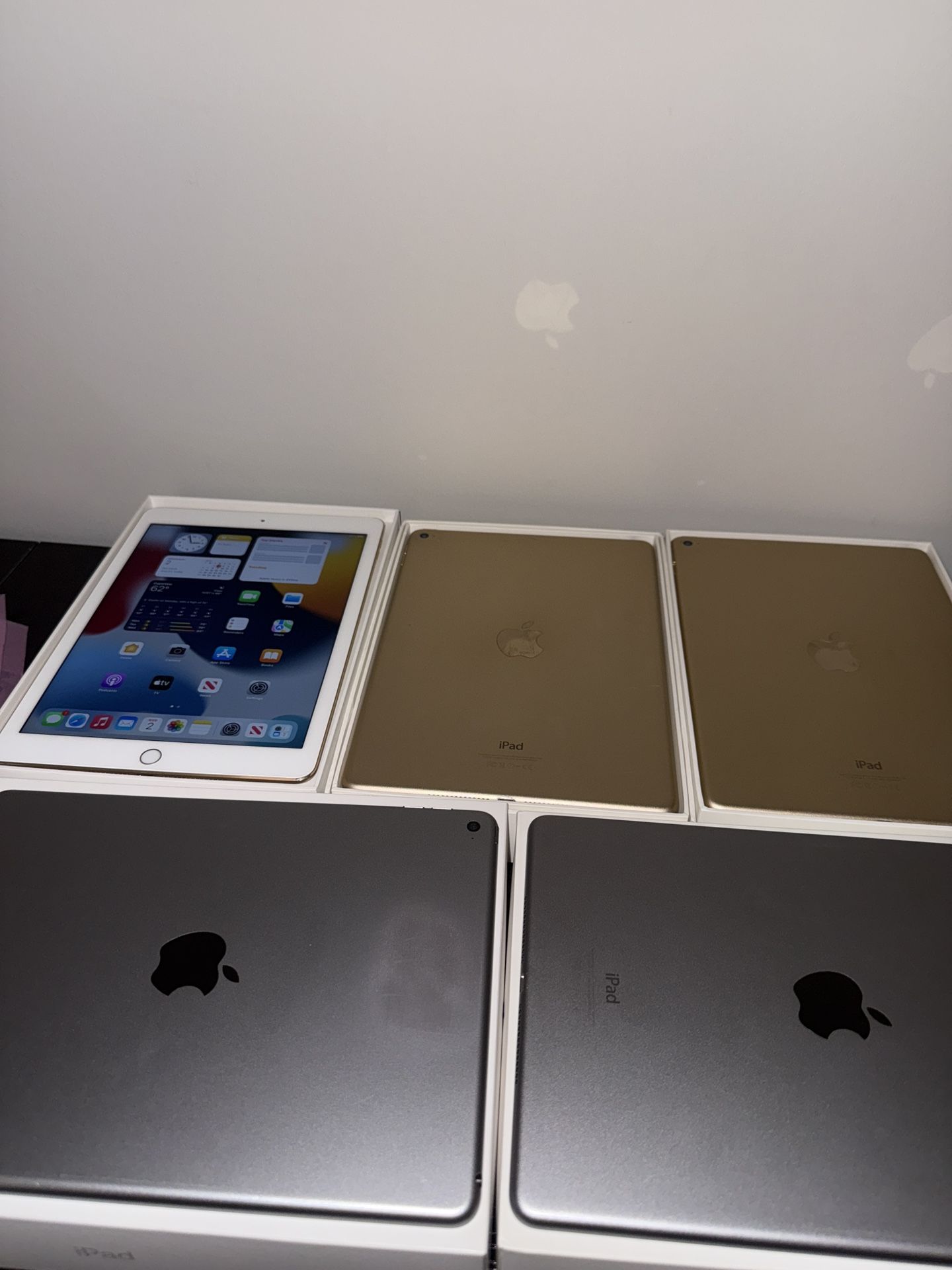 APPLE IPADS DEAL!