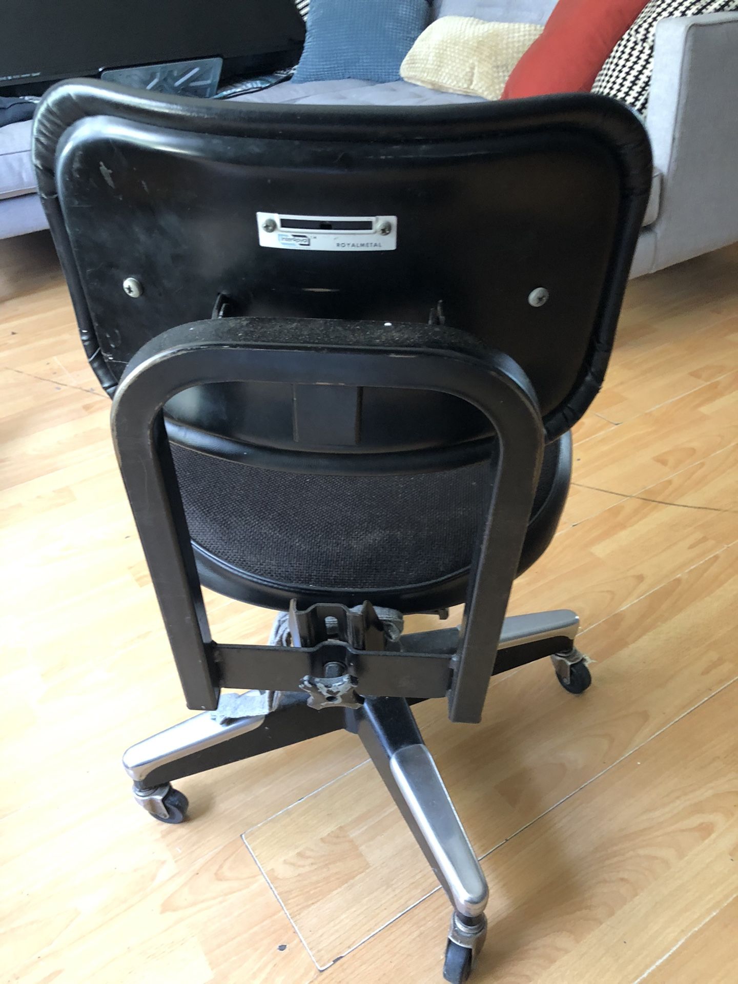 Metal Rolling Chair